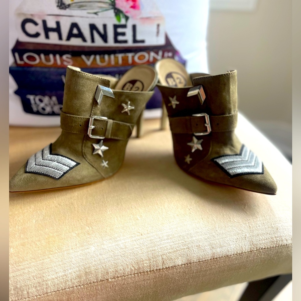 B2 never worn open back heels